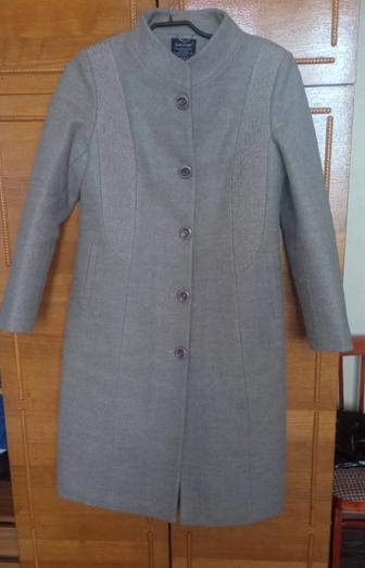 Продам пальто осень/зима