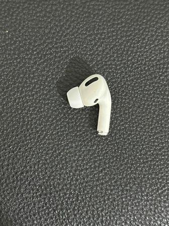 Правый наушник AirPods Pro 1