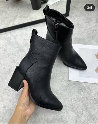 Продам зимние ботильоны