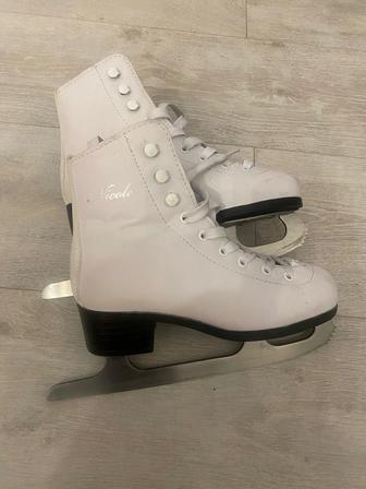 Коньки фигурные 33рр