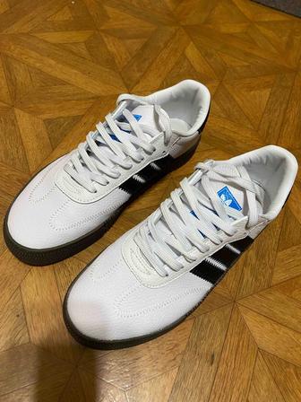 Мужские кроссовки Adidas (белые)