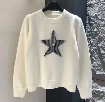 Белый свитер