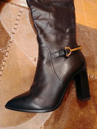 Удобные люкс кожанные сапоги , без меха Tamaris