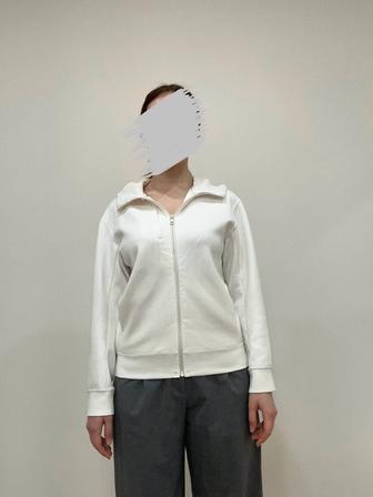 UNIQLO б/у белая кофта спортивная/зипка
