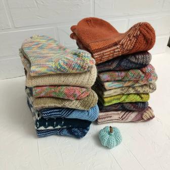 Женские носки ручной работы.