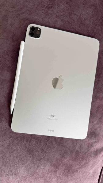 Планшет iPad и Apple Pencil