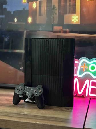 Прошитая PlayStation 3 Super Slim в отличном состоянии