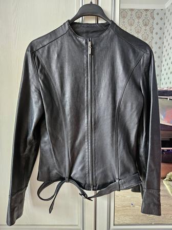 Кожаная куртка женская