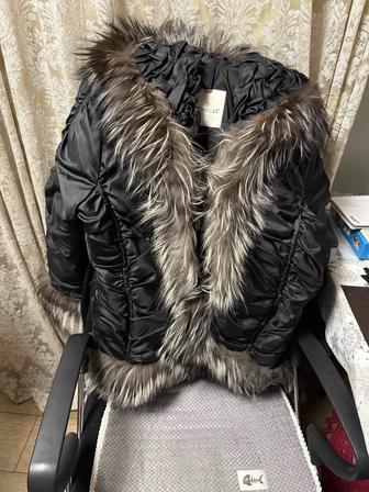 Пуховик Moncler