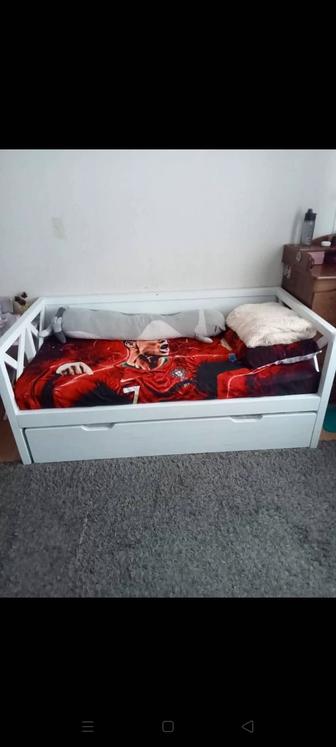 Продам кровать детскую