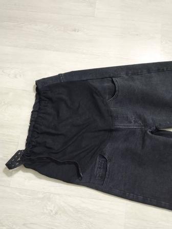 Продам джинсы для беременных 
Размер 26. Регулируемая резинка на животе.