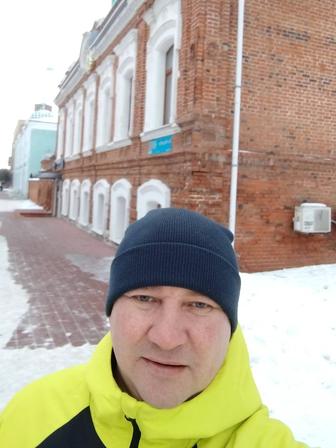 Водитель,возможно с личным авто.