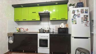 Кухонный гарнитур.В отличном состоянии