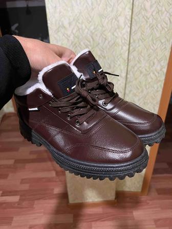Новые зимние ботинки из экокожи
