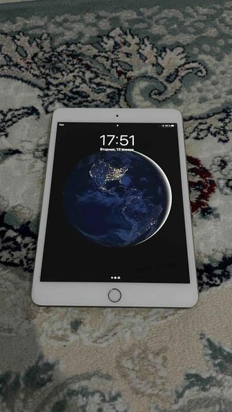 Продам iPad mini 3