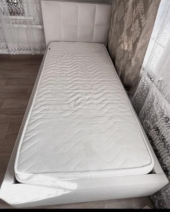 Односпальная кровать 90 на 200 см/