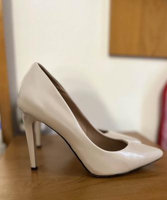 Белые туфли