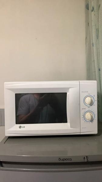 Продам микроволновку LG