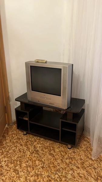Продам телевизор с тумбой