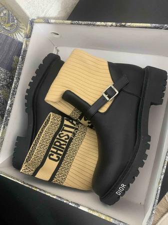 Женские сапоги