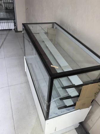 Витрина кондитерская