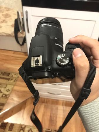 Зеркальная камера canon 2000d, в комплекте 2 объектива 18-50мм, 75-300мм