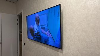 Телевизор Samsung 140 см черный