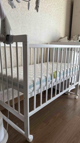 Продам детскую кроватку с ортопедическим матрасом