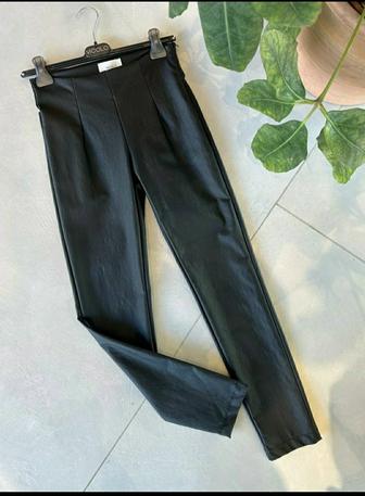 Женская одежда , брюки Италия