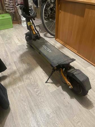 Продаю электросамокат Halten Tornado