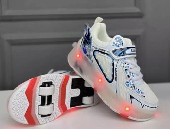 Роликовые кроссовки Led