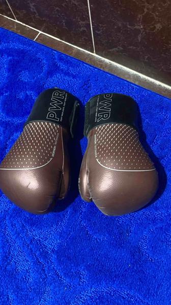 Боксерские перчатки PWR