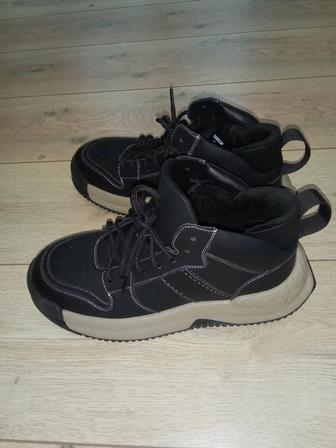 Зимние кроссовки 43р на Улы дала