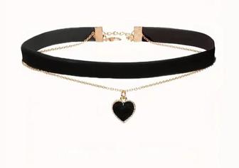 Продам новый черный бархатный чокер с кулоном в виде сердца