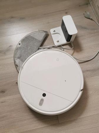 Робот пылесос, белый