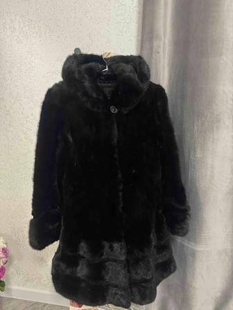 Продам нарядную норковую шубу черного цвета, размер S, 42-44, 50.000