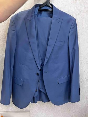 Продам костюм