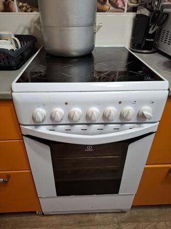 Продаю электрическую плиту