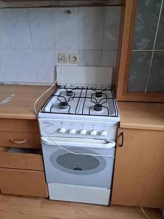 продам газовую плиту 10 000