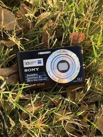 Цифровой фотоаппарат Sony Cyber-shot DSC-W320