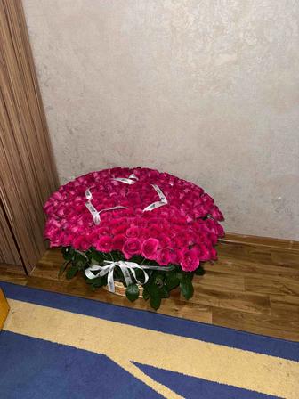 Продам букет роз в корзине 251