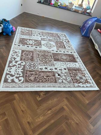 Продам ковер в хорошем состоянии