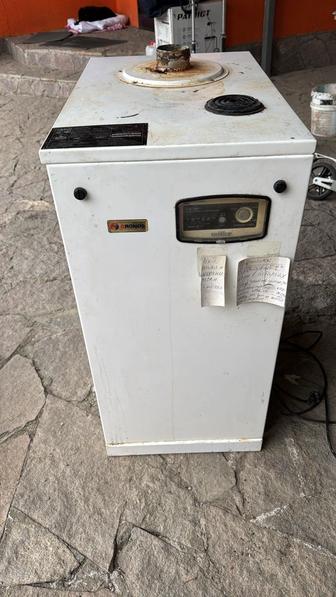 Продам газовый котел на запчасти