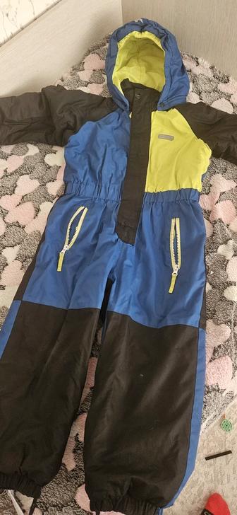 Продам комбинезон для мальчика весенний