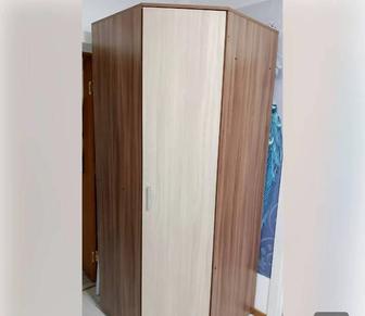 Угловой шкаф