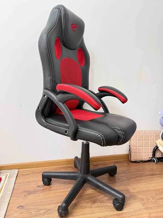 Офисное кресло