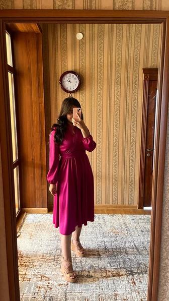 Малиновое платье