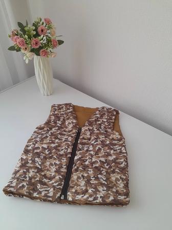 Продам детский теплый жилет, жилетка