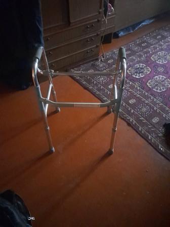 Продам ходунки