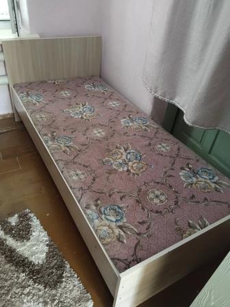 Кровать